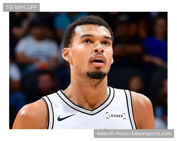 历史首人诞生！文班单场35+10+5助+5帽+5三分改写NBA纪录