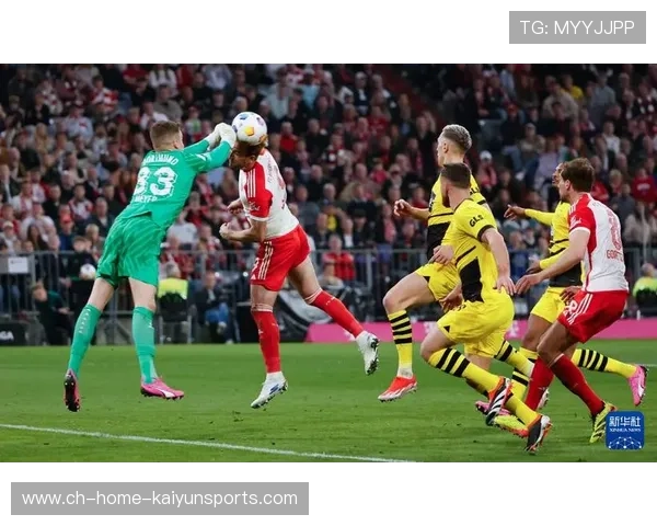 德甲拜仁外围传球创造空当，攻门接连出现