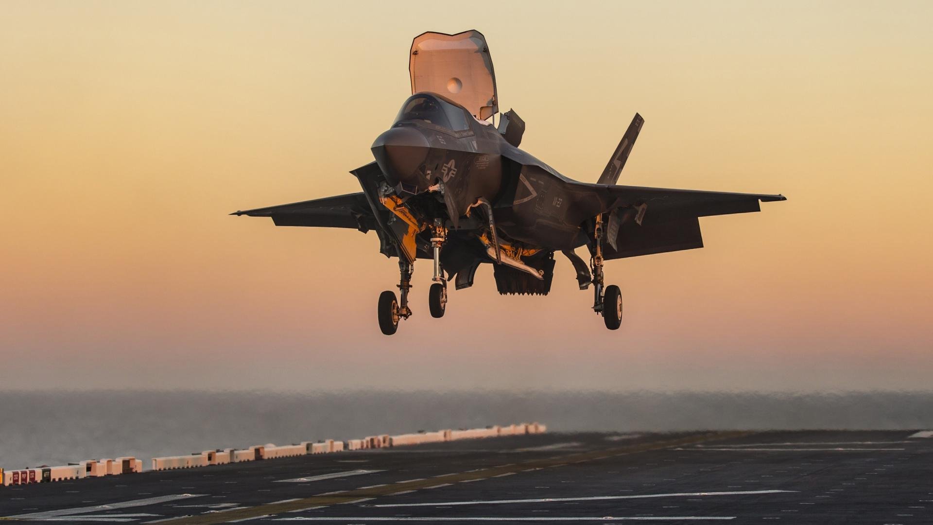 开云体育网页版-体育明星拍摄公益宣传片引发广泛讨论，体育明星为主题的海报